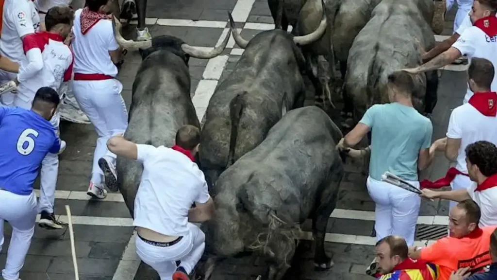 13 heridos en el quinto encierro de Sanfermines 2026: el más accidentado desde 2019