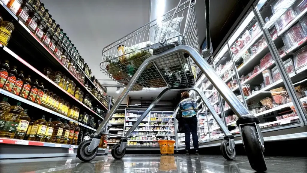 97% de la población de Catalunya vive cerca de un supermercado, pero el 38% no puede acceder a alimentos frescos