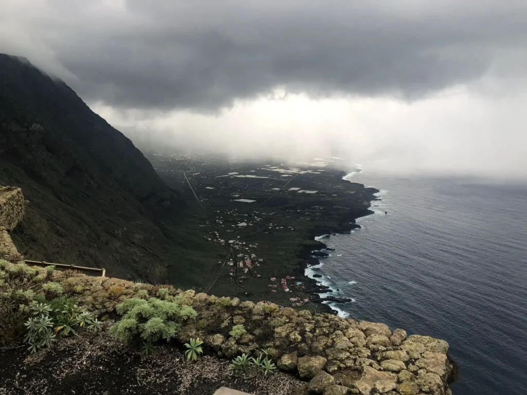 Camino de Jinama El Hierro: ruta de senderismo más desafiante de Canarias
