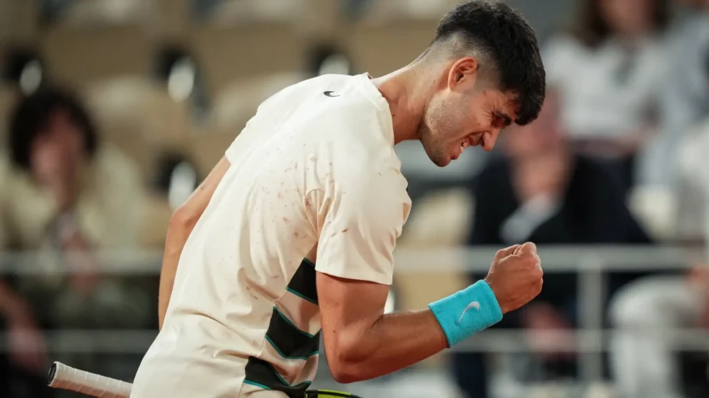 Carlos Alcaraz ausente en Roland Garros 2026: lesión en muñeca derecha y impacto en el calendario ATP