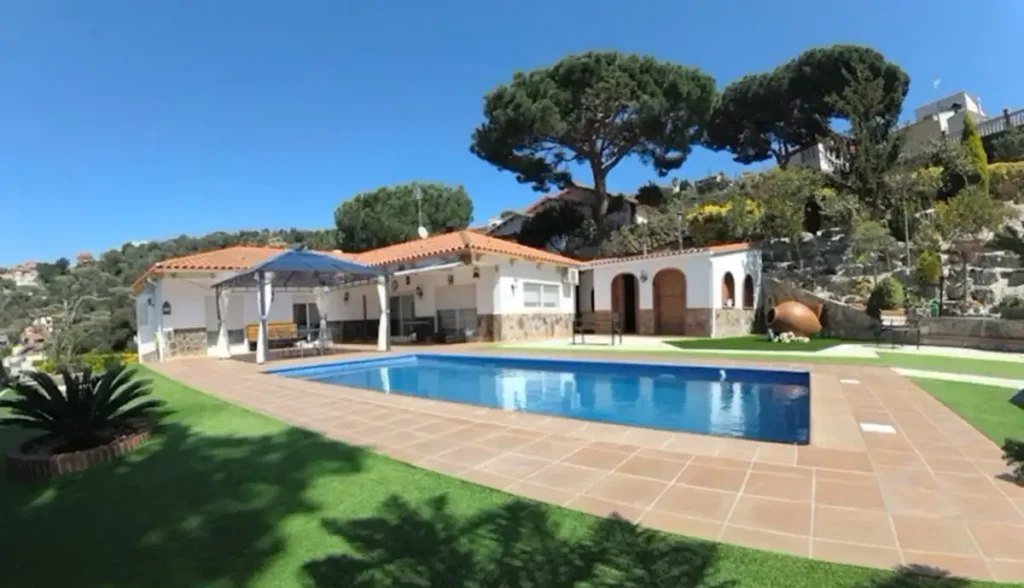 Cocopool financiación 435.000 euros: expansión de alquiler de piscinas por horas