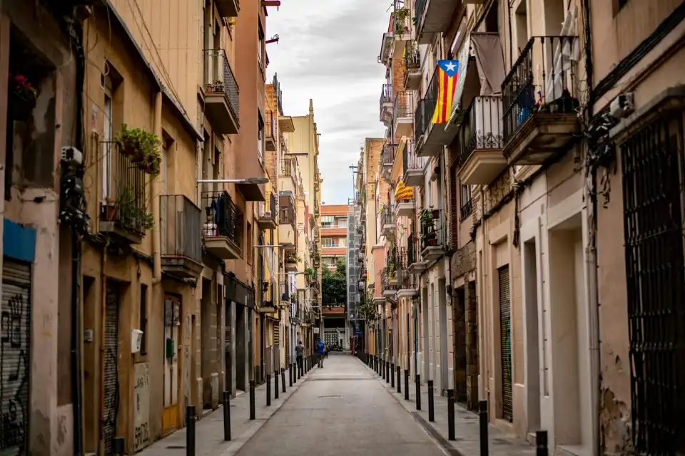 Crisis de la vivienda en Barcelona: qué significa la compra de 14 pisos en Diputació