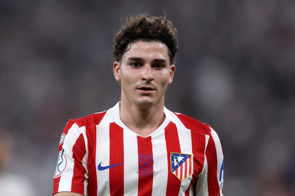 El Futuro de Julián Álvarez: Interés del Chelsea y la Confianza del Atlético de Madrid