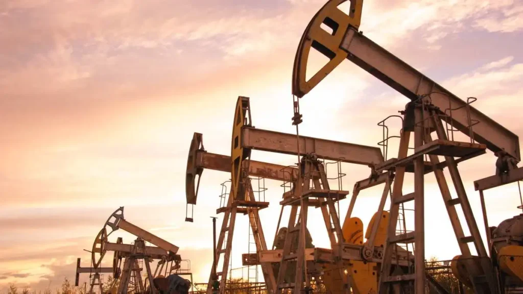El Petróleo Venezolano: Desafíos y Estrategias en un Contexto de Sanciones