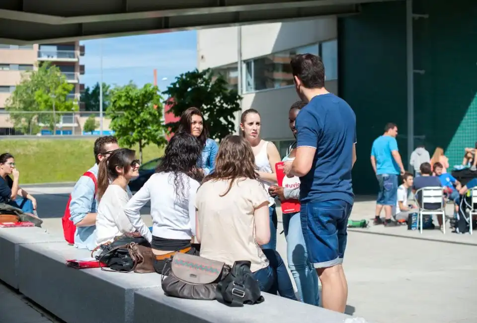 Financiación Medicina UVic-UCC: subvención de 4 millones y reducción del 44% en matrícula