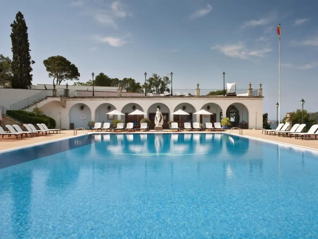 Hostal La Gavina: el hotel de las estrellas en la Costa Brava