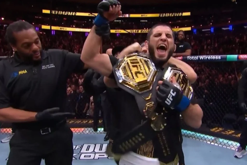 Makhachev se consagra como doble campeón en UFC 322 y el desafío de Topuria se intensifica