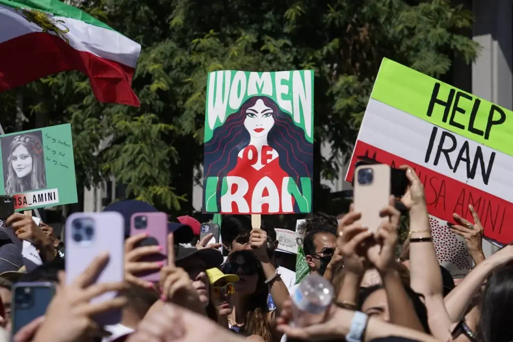 Protestas en Irán: La Lucha por la Libertad en Tiempos de Crisis Económica