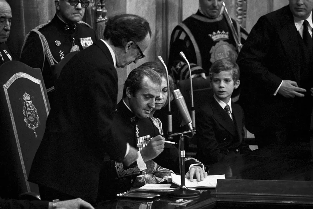 Reflexiones sobre medio siglo de historia en España: Del 20-N de 1975 al 20-N de 2025