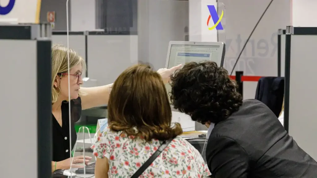 Retrasos en las Devoluciones de la Renta: Un Problema que Afecta a Miles de Contribuyentes