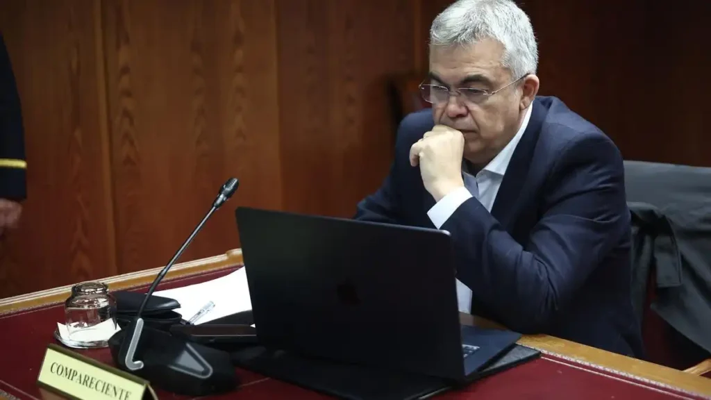 Santos Cerdán Defiende su Inocencia en el Senado: Un Enfrentamiento con la Comisión de Investigación