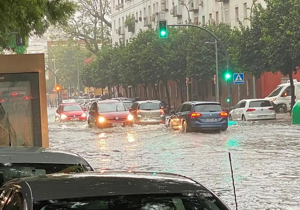Sevilla en Alerta: Lluvias y Tormentas Afectan la Ciudad