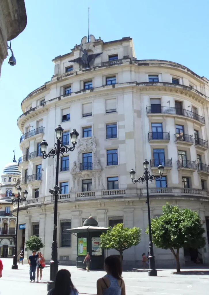 Un Nuevo Hotel de Lujo en Sevilla: Inversión y Diseño de Alto Nivel