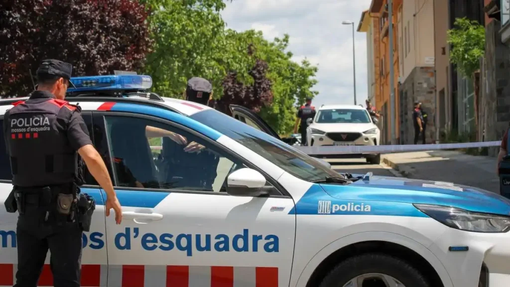 Asalto con arma de fuego en Mataró: ¿qué sabemos del ladrón de la tienda de móviles?