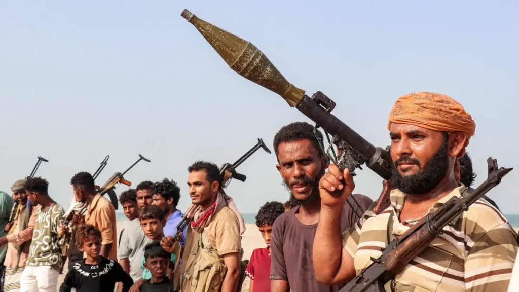 Bloqueo hutí en Bab el Mandeb: 6 buques desviados en 24 horas y riesgo para el 12% del comercio marítimo global