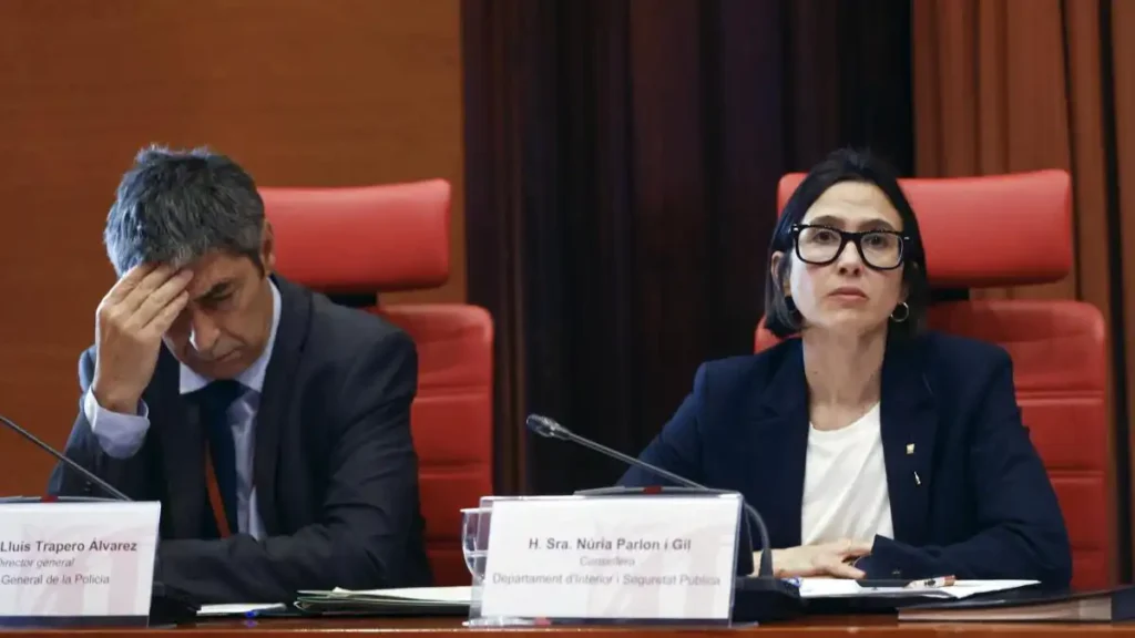 Infiltración Mossos en asamblea docente: ¿qué dice la ley sobre vigilancia de protestas?