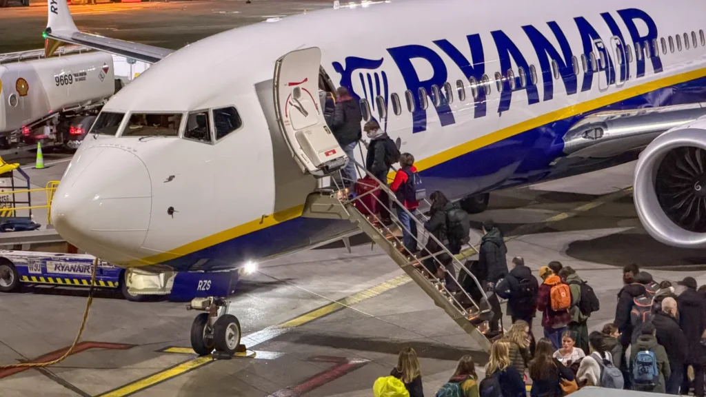 Ryanair alerta sobre nuevos controles EES: qué pasajeros deben llegar antes al aeropuerto